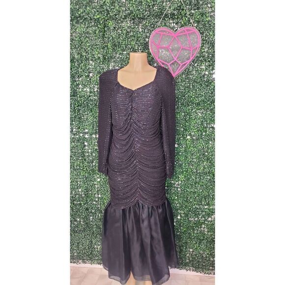 Metamorphosis Vintage gown - Picture 1 of 11